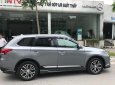 Mitsubishi Outlander 2.0 CVT 2016 - Cần bán xe Mitsubishi Outlander 2.0 CVT sản xuất năm 2016, màu xám, xe nhập