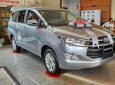 Toyota Innova 2.0E 2018 - Bán ô tô Toyota Innova 2.0E sản xuất năm 2018, màu bạc, giá chỉ 708 triệu