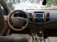 Toyota Fortuner v 2010 - Bán Toyota Fortuner v sản xuất năm 2010, màu bạc xe gia đình