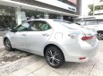 Toyota Corolla altis 2018 - Bán ô tô Toyota Corolla altis sản xuất năm 2018, màu bạc, 678tr