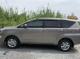 Toyota Innova 2017 - Bán ô tô Toyota Innova năm sản xuất 2017, màu bạc, giá chỉ 728 triệu