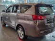 Toyota Innova 2.0E 2018 - Bán ô tô Toyota Innova 2.0E sản xuất năm 2018, màu bạc, giá chỉ 708 triệu