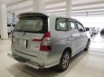 Toyota Innova 2016 - Cần bán gấp Toyota Innova năm 2016, màu bạc, giá chỉ 650 triệu