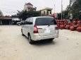 Toyota Innova 2016 - Cần bán xe Toyota Innova sản xuất 2016, màu bạc đẹp như mới, giá 570tr