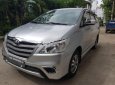 Toyota Innova 2.0E 2016 - Bán lại xe Toyota Innova 2.0E đời 2016, màu bạc 