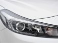 Kia Cerato 2.0 AT 2018 - Bán Kia Cerato 2.0 AT sx 2018, màu trắng, giá tốt nhất thành phố, hỗ trợ vay ngân hàng 90%