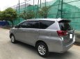 Toyota Innova E 2017 - Bán xe Toyota Innova 2.0 E date 06/2017 màu ghi bạc