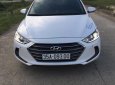 Hyundai Elantra 2.0 2017 - Cần bán gấp Hyundai Elantra 2.0 đời 2017, màu trắng giá cạnh tranh