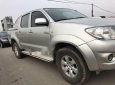 Toyota Hilux  3.0 2010 - Cần bán lại xe Toyota Hilux 3.0 sản xuất năm 2010, màu bạc xe gia đình, giá chỉ 395 triệu