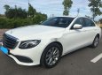 Mercedes-Benz E class E200  2017 - Cần bán gấp Mercedes E200 2017, màu trắng