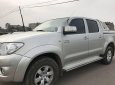 Toyota Hilux  3.0 2010 - Cần bán lại xe Toyota Hilux 3.0 sản xuất năm 2010, màu bạc xe gia đình, giá chỉ 395 triệu