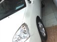 Kia Carens 2016 - Bán xe Kia Carens đời 2016, màu trắng số sàn, giá tốt