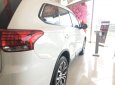 Mitsubishi Outlander 2.0CVT 2018 - Bán xe Outlander 2,0 CVT màu trắng, giao ngay, giá tốt nhất