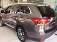 Mitsubishi Outlander 2018 - Bán Mitsubishi Outlander 2018, màu nâu tại Đà Nẵng, xe đủ màu, giao xe ngay, hỗ trợ vay nhanh đến 90 %