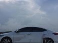Hyundai Elantra 2017 - Bán Hyundai Elantra đời 2017, màu trắng, giá tốt
