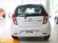 Chevrolet Spark LT 2018 - Bán xe Chevrolet Spark LT màu trắng, trả góp, trả trước ít nhất 85 triệu nhận xe - LH: 0945 307 489 Huyền Chevrolet