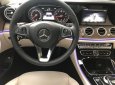 Mercedes-Benz E class E200 2017 - Bán Mercedes E200 new 2017 màu đen/kem
