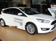 Ford Focus    2018 - Cần bán lại xe Ford Focus sản xuất 2018, màu trắng, giá tốt