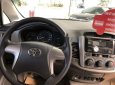 Toyota Innova  E 2013 - Cần bán Toyota Innova E đời 2013 xe gia đình, giá chỉ 580 triệu