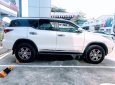 Toyota Fortuner   V 4X2AT 2017 - Cần bán gấp Toyota Fortuner V 4X2AT đời 2017, màu trắng  