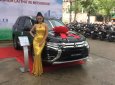 Mitsubishi Outlander 2018 - Bán Mitsubishi Outlander 2.0 Premium, tặng bộ body kits (6 món), BHVC, Film LLumar, sàn simili. LH: 0907578118