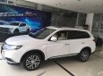 Mitsubishi Outlander 2018 - Bán Mitsubishi Outlander 2.4 CVT- 2 cầu, tặng BHVC, bộ phụ kiện, fim Llumar, sàn Simili, Lh 0907578118