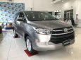 Toyota Innova 2.0E  2018 - Cần bán Toyota Innova 2.0E năm 2018, màu xám, 707tr