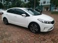 Kia Cerato 1.6 2018 - Bán xe Kia Cerato 1.6 AT màu trắng sản xuất 2018 đăng ký 04/2018