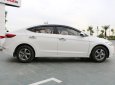 Hyundai Elantra 1.6MT  2016 - Bán xe Hyundai Elantra 1.6MT 2016, màu trắng