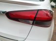 Kia Cerato 1.6 2018 - Bán xe Kia Cerato 1.6 AT màu trắng sản xuất 2018 đăng ký 04/2018