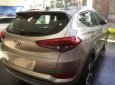 Hyundai Tucson 2018 - Bán xe Hyundai Tucson Turbo 2018 màu vàng be có sẵn giao ngay