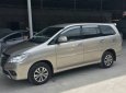 Toyota Innova 2.0E 2016 - Bán Toyota Innova 2.0E, màu nâu vàng số sàn sản xuất 2016, biển tỉnh xe đẹp