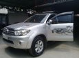 Toyota Fortuner  V2.7  2009 - Cần bán Toyota Fortuner V2.7 2009, màu bạc chính chủ, giá tốt