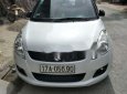 Suzuki Swift 2014 - Cần bán gấp Suzuki Swift sản xuất năm 2014, màu bạc chính chủ