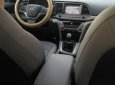 Hyundai Elantra 2017 - Cần bán xe Hyundai Elantra sản xuất 2017, màu trắng chính chủ  