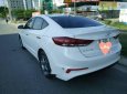 Hyundai Elantra 2017 - Cần bán xe Hyundai Elantra sản xuất 2017, màu trắng chính chủ  