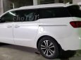 Kia Sedona 2017 - Gia đình bán Kia Sedona 2017, màu trắng  