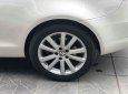 Volkswagen Eos 2.0 2006 - Cần bán xe Volkswagen Eos 2.0 đăng ký 2010, màu trắng, giá 520tr