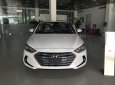 Hyundai Elantra 2018 - Hyundai Elantra 1.6L MT màu trắng với giá cực tốt, hỗ trợ đăng kí Grab miễn phí