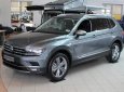 Volkswagen Tiguan Allspace 2018 - Bán Volkswagen Tiguan Allspace Đức nhập khẩu, chỉ 371 triệu, là có thể sở hữu xe Đức, LH em để có giá sập sàn 0942 050 350