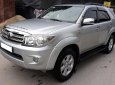 Toyota Fortuner  2.5 G  2010 - Bán Toyota Fortuner 2.5 G 2010 máy dầu, số tay, màu bạc. Hồ sơ cầm tay