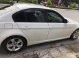 BMW 3 Series 320i 2009 - Đổi xe cần bán BMW 320i đăng ký 12/2009. Màu trắng còn mới tinh