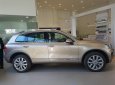 Volkswagen Touareg 2016 - Bán Volkswagen Touareg sản xuất 2016, màu vàng, nhập khẩu nguyên chiếc