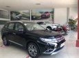 Mitsubishi Outlander 2.0 CVT 2018 - Bán Mitsubishi Outlander chỉ 807 triệu, đủ màu 7chỗ, 7L/100km, tại Nghệ An-Hà Tĩnh cho vay 80%, lh: 0963.773.462