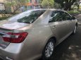 Toyota Camry 2.0 E  2013 - Cần bán xe Toyota Camry 2.0 E đời 2013, màu nâu, giá tốt