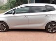 Kia Rondo 2.0 GAT 2017 - Cần bán lại xe Kia Rondo 2.0 GAT đời 2017, màu xá, bạc như mới, 599.999tr