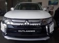 Mitsubishi Outlander 2.0 CVT Premium 2018 - Cần bán Mitsubishi Outlander 2.0 CVT Premium đời 2018, màu trắng