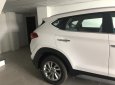 Hyundai Tucson 2.0AT  2018 - Cần bán xe Hyundai Tucson 2.0AT đặc biệt đời 2018, màu trắng