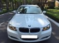 BMW 3 Series 320i 2010 - Gia đình cần bán BMW 320i trùm mền ít đi, sản xuất 2010, màu trắng