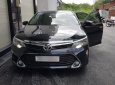 Toyota Camry 2018 - Bán xe Camry 2.0E đời 2018 màu đen, còn mới cứng